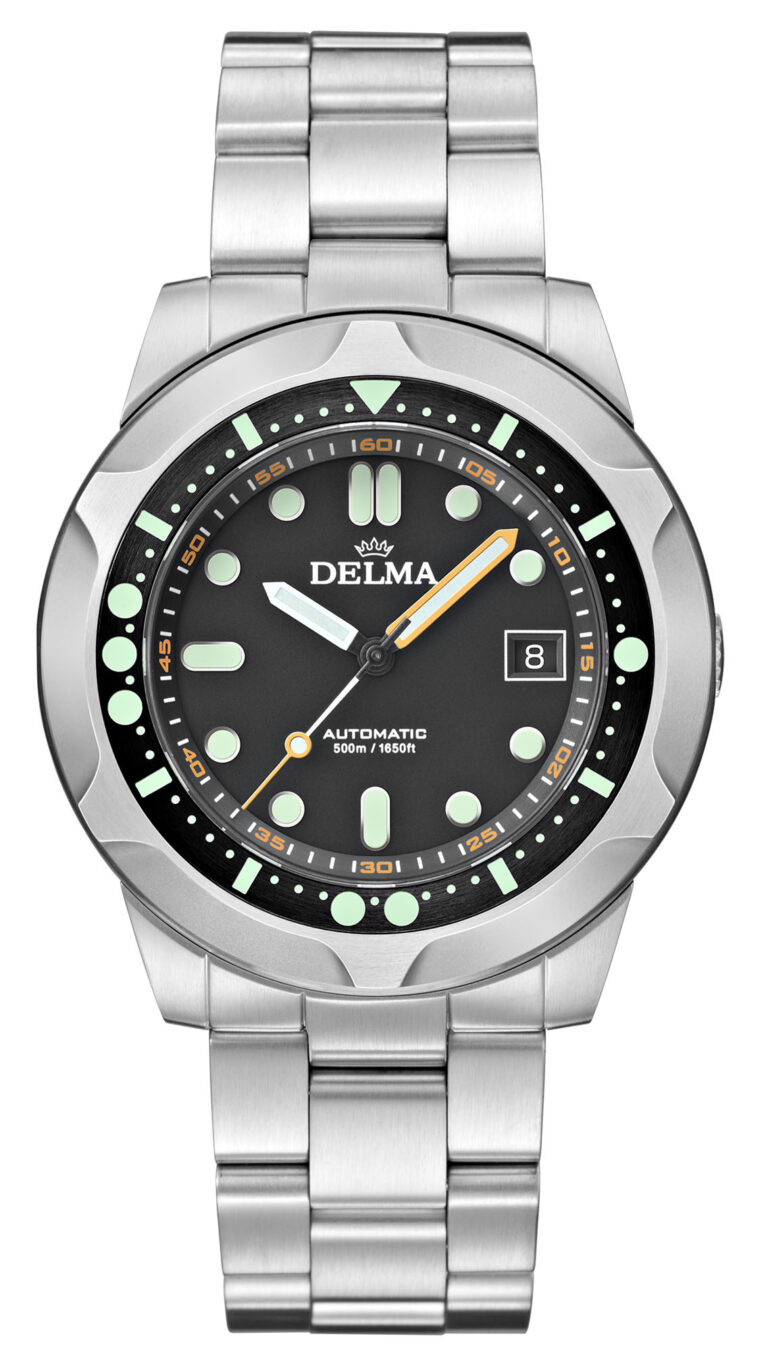 DELMA Quattro in stainless steel with black dial and black DLC unidirectional diver bezel